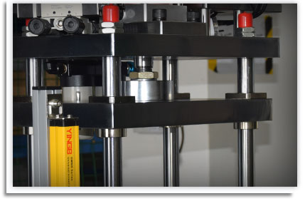 抗轉(zhuǎn)動的導(dǎo)向桿 抗轉(zhuǎn)動的導(dǎo)向桿